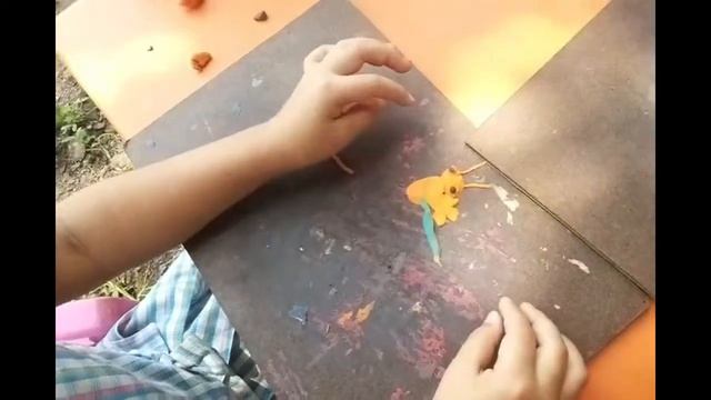Mira bebe hace magia con sus manos смотреть онлайн