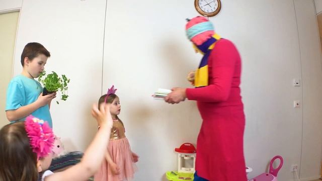 Даша и её странная няня Новая няня для детей смотреть онлайн