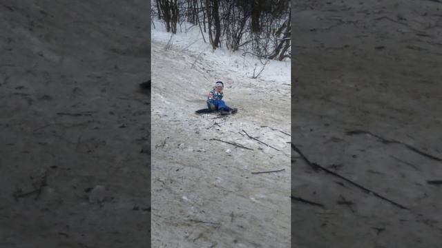 Вместе с моим братом на горке(3) смотреть онлайн