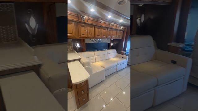 2016 TIFFIN MOTORHOMES PHAETON 36GH смотреть онлайн