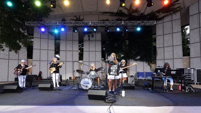 Crocodile Rock | The 6PAK All Girl Band Live @Frederick Meijer Gardens👇🏻CHECK OUT THESE FUN FACTS🎤🎸 смотреть онлайн