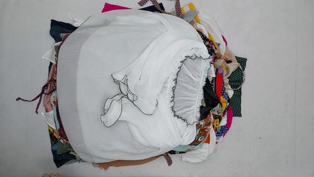 30472 Блузки женские, секонд (cream), Италия, 1 пак, 15 кг, 10.95€/кг, 120 шт смотреть онлайн