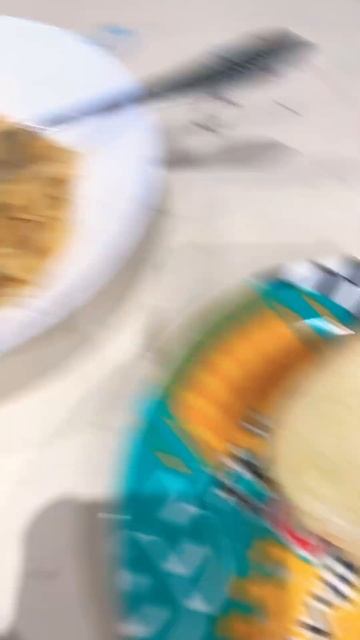 #музыка #песня #топ #подпишись #хочуврек Макароны с мясом и хлеб с чесноком и солью смотреть онлайн