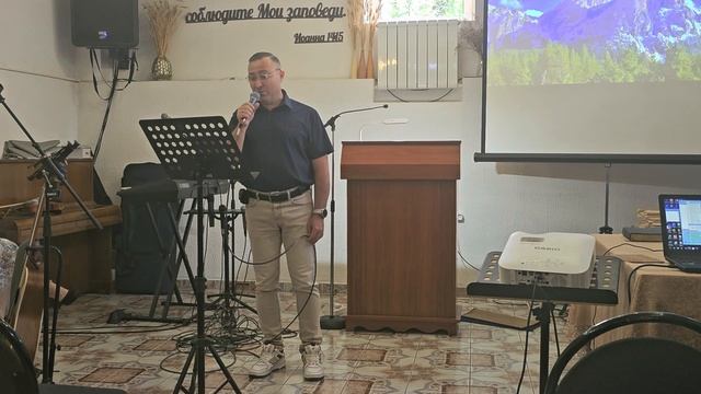 В небе безоблачном голубь кружится смотреть онлайн