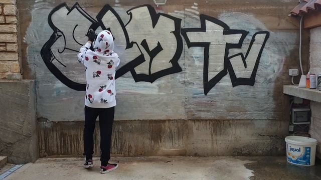 Crtam grafit ime mojega youtube kanala!!! смотреть онлайн