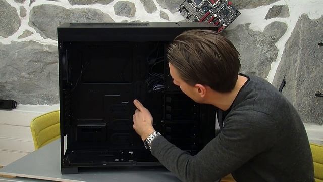 Corsair Obsidian 650D смотреть онлайн