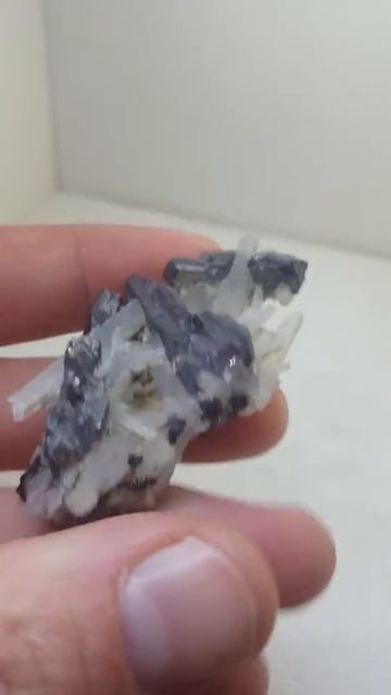 Galena - Spinel Law Twin смотреть онлайн