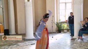 Китайский танец с мечом | китаянка танцует с мечом