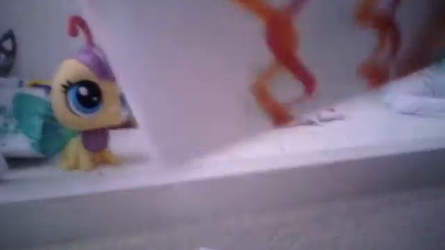 Распаковка бумажных сюрпризов смотреть онлайн