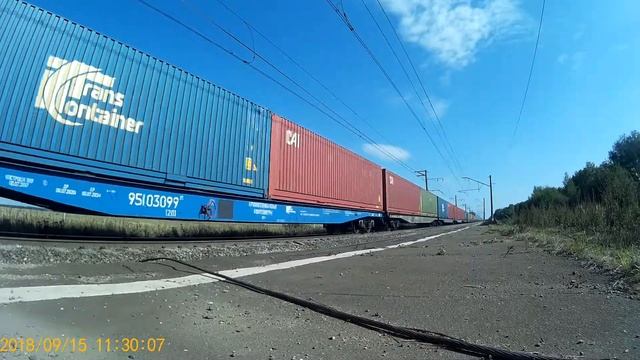 Электровоз ВЛ11М-395 с грузовым составом смотреть онлайн