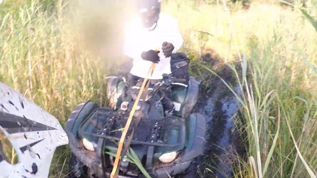 Kymco Maxxer 300 vs Yamaha Grizzly ;) смотреть онлайн