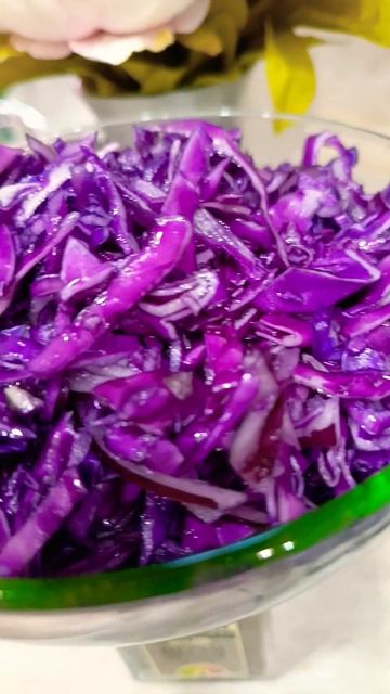 Салат из красной(фиолетовой) капусты с луком ,раст маслом.💜 смотреть онлайн