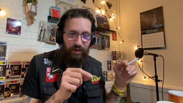 METALHEAD REACTS| Måneskin - MAMMA MIA! смотреть онлайн