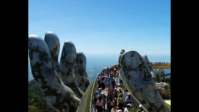 This bridge in Vietnam held up by giant hands смотреть онлайн