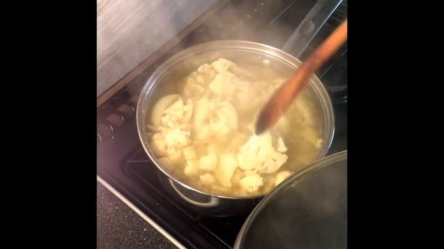 Cauliflower & Stilton Soup смотреть онлайн