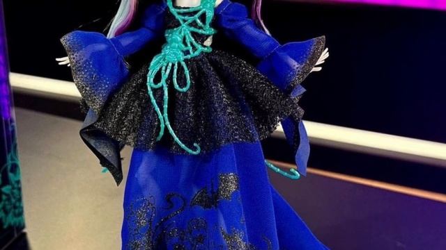 MONSTER HIGH LENORE LOOMINGTON THOUGHTS ON STOCK PHOTOS смотреть онлайн