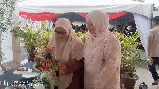BarakAllah Mira & Syukri смотреть онлайн