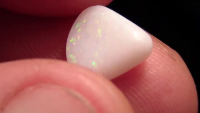 Австралийский опал 9*9 мм смотреть онлайн