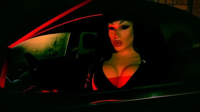 Coma White -Tura Satana -Thunderkiss 65