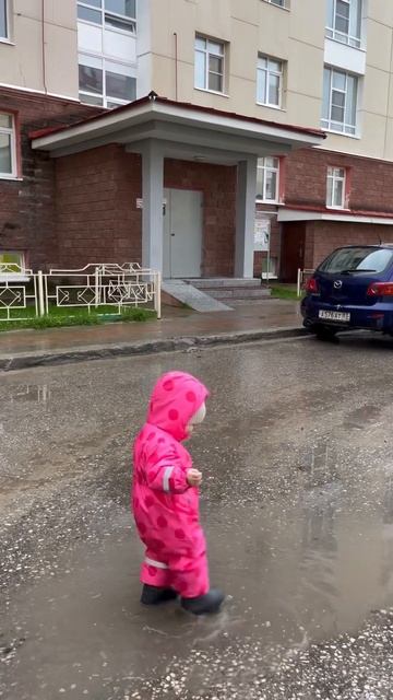 Летний дождь #shorts #cute #cutebaby #baby #kids #youtube #youtubeshorts #юмор #2023 смотреть онлайн