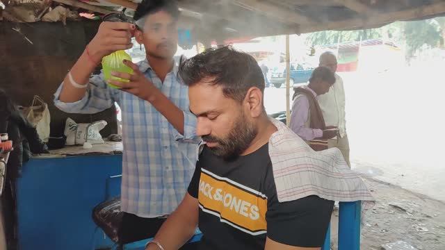 Массаж головы уличного парикмахера с растрескиванием шеи | Массаж лица | Индийский парикмахер смотреть онлайн