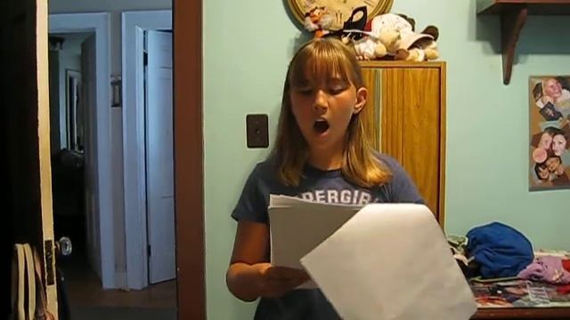 10 year old singing Mama mia смотреть онлайн
