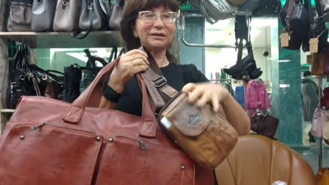 #подарокдлямужчины 💝 ПАРНЫЕ СУМКИ 💕#натуральнаякожа #сумкачерезплечо #тренды2024 🥰🧐 смотреть онлайн