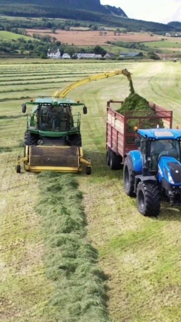 summer days at silage #arimagery #photography #shorts #johndeere #silage смотреть онлайн