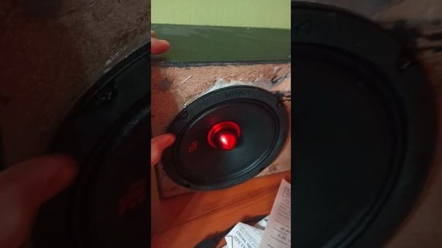 ЧЕшки дома от дерьмового усилителя смотреть онлайн