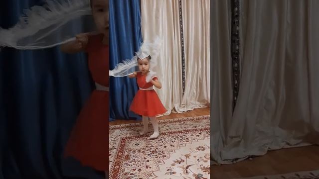 Павлин биі.Еркемай 3жаста. Танцы садик казакша би смотреть онлайн