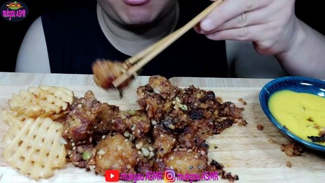 #171_먹방 ASMR;)갈릭 순살 후라이드치킨(ft.감자튀김) | EATING SOUNDS | KOREA FOOD смотреть онлайн