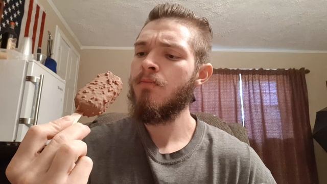 Best Ice Cream Bar Ever? Lotus Biscoff Ice Cream Bar Review! смотреть онлайн