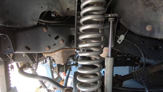 05+ SuperDuty Axle Swap Kit Coil Buckets Done! смотреть онлайн