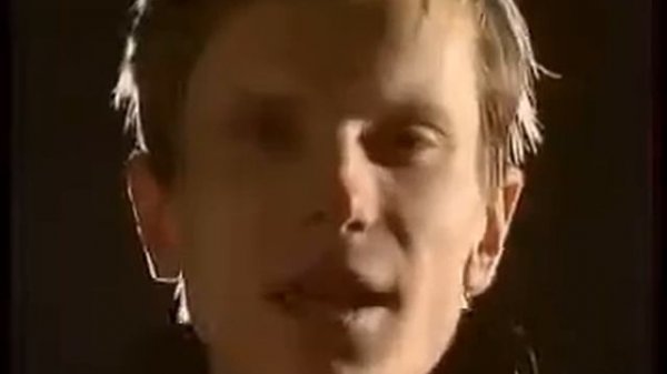 В. Салтыков. Улетели листья