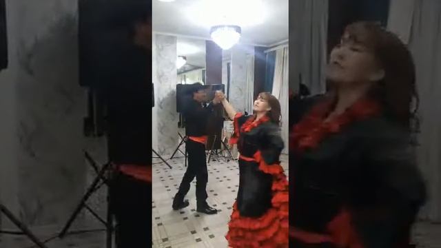 Фламинго танец. Сункар и Гулнур ❤❤💃🕺 смотреть онлайн