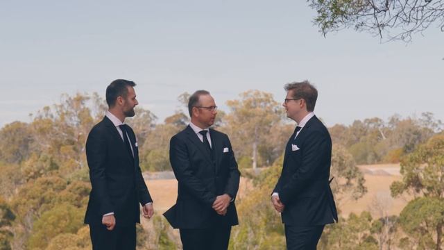 Cassie & Adam some fun in the lavender fields at Sirromet Winery смотреть онлайн