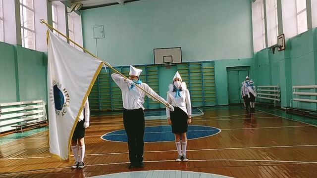ОШ 13 Смотр знаменных групп смотреть онлайн
