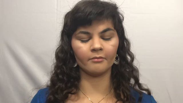 Budget Friendly Sapphire Smokey Makeup Look смотреть онлайн