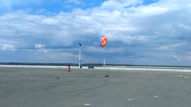 Тренировочный кайт на Вышгородской набережной. смотреть онлайн