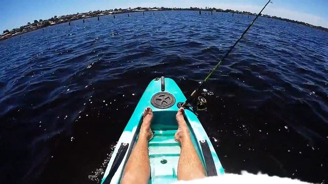 Finn Gizmo Kayak Owners Reveiw - with Tailor Fishing Action! смотреть онлайн