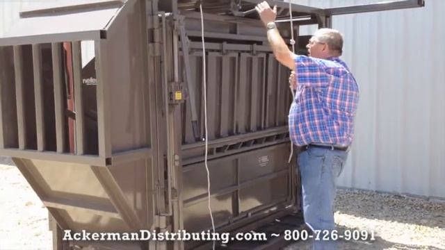 Titan Manual Bison Squeeze Chute смотреть онлайн