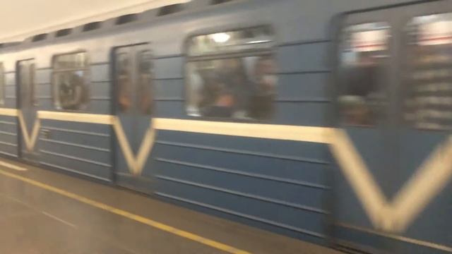 300 подписчиков! Вагон Ем-501 N-6324 на станции Владимирская смотреть онлайн