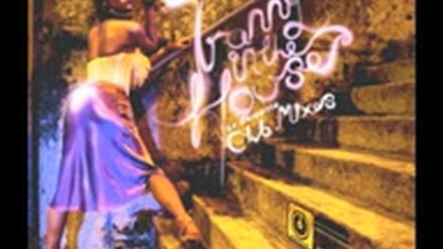 LA CHIQUITTA- "Tranny In The House (Matt Pop! Ladyboy Lovers Club Mix)" [sample] смотреть онлайн