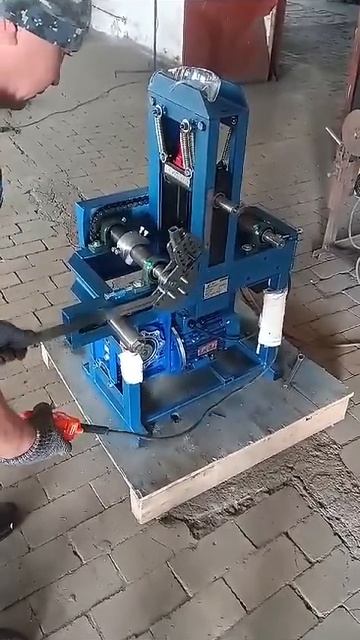 Трубогиб_С4_гибка_профиля_25х25_под_углом смотреть онлайн