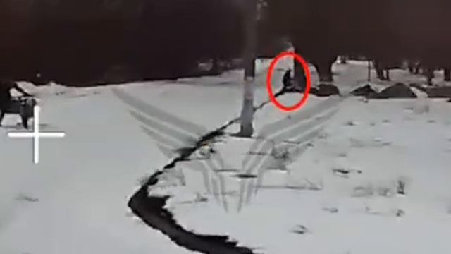 Местные приветствовали дрон, зная, что по мирным наши не бьют. смотреть онлайн