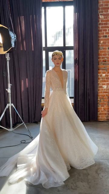 Свадебное платье Марцапане из коллекции «Musica di Luce» от бренда Divino Rose