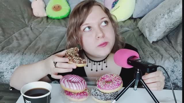 АСМР итинг ПОНЧИКИ 🍩 КОЛЛЕКТИВНЫЙ РАЗУМ 👯♂ болталка шепот | мукбанг 🙄 ASMR eating | mukbang смотреть онлайн