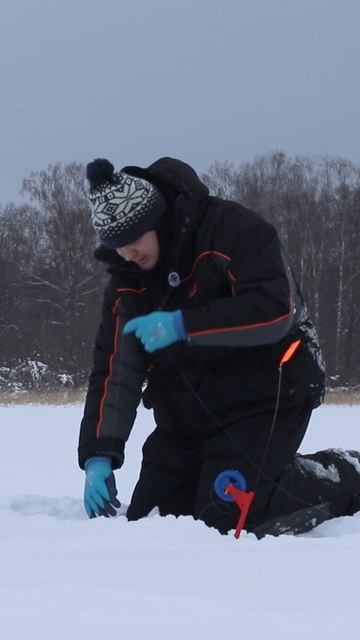 Шорт, Даня вытаскивает щуку смотреть онлайн