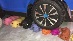 Резиновые собачки сквиши испытание машинами на прочность. Мягкие собачки мопсы. Машинки. Лизун.