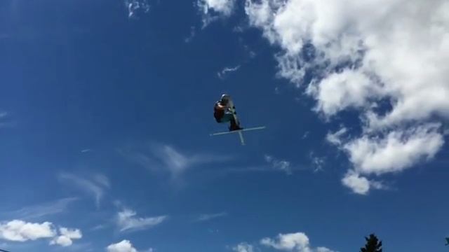 Двойной корк с захватом от Кингсбури М. (Водный трамплин г. Квебек)